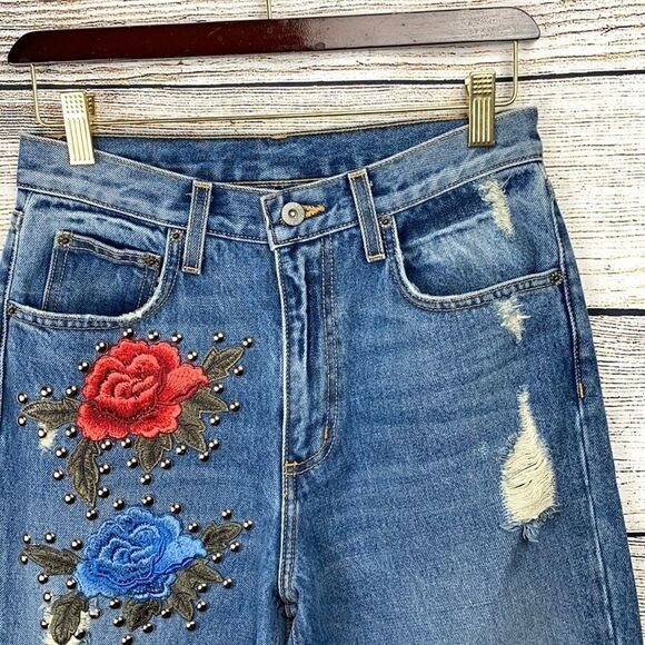 CARMAR  High Waisted Distressed Embroidered Studded Boyfriend Jeans Size 26 - Picture 6 of 15